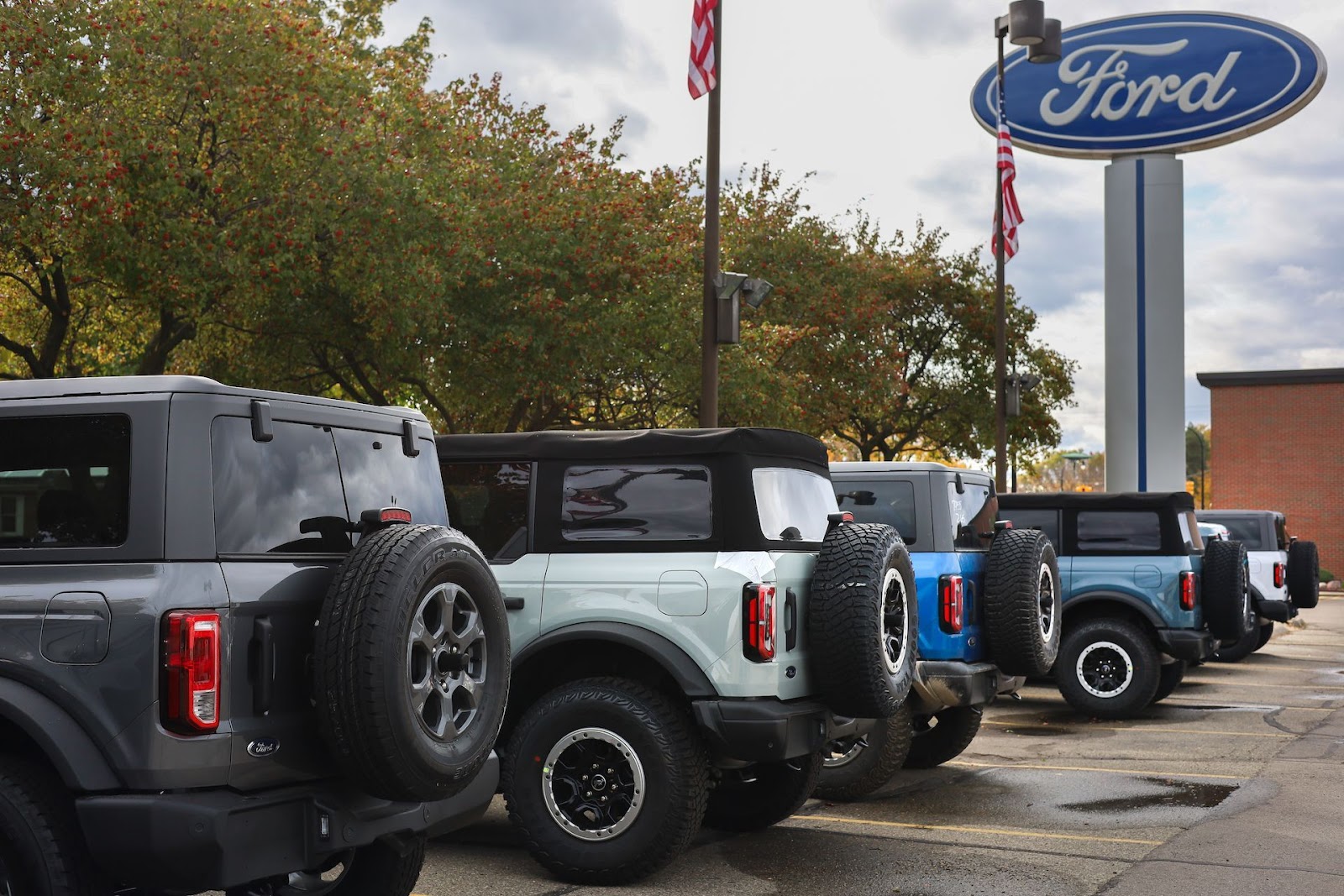 Bill Brown Ford Livonia MI Broncos on the Lot